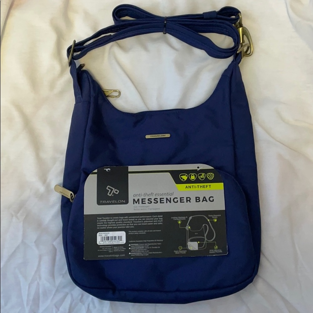NWT Travelon Anti-Theft Messenger Bag